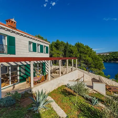 Osibova Villa Milna (Brac)