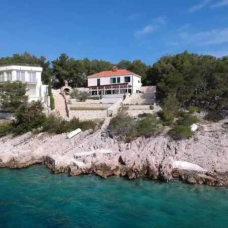 Osibova Milna (Brac)